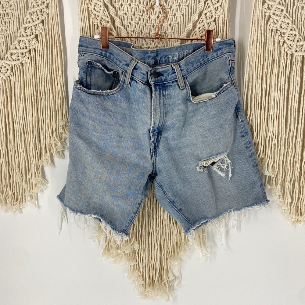 Gap Distressed Jean Shorts 33w Light Blue vintage